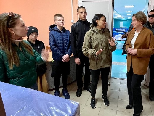 Гуманитарную помощь ДНР доставляет фонд «Орион» во главе с Ксенией Шойгу